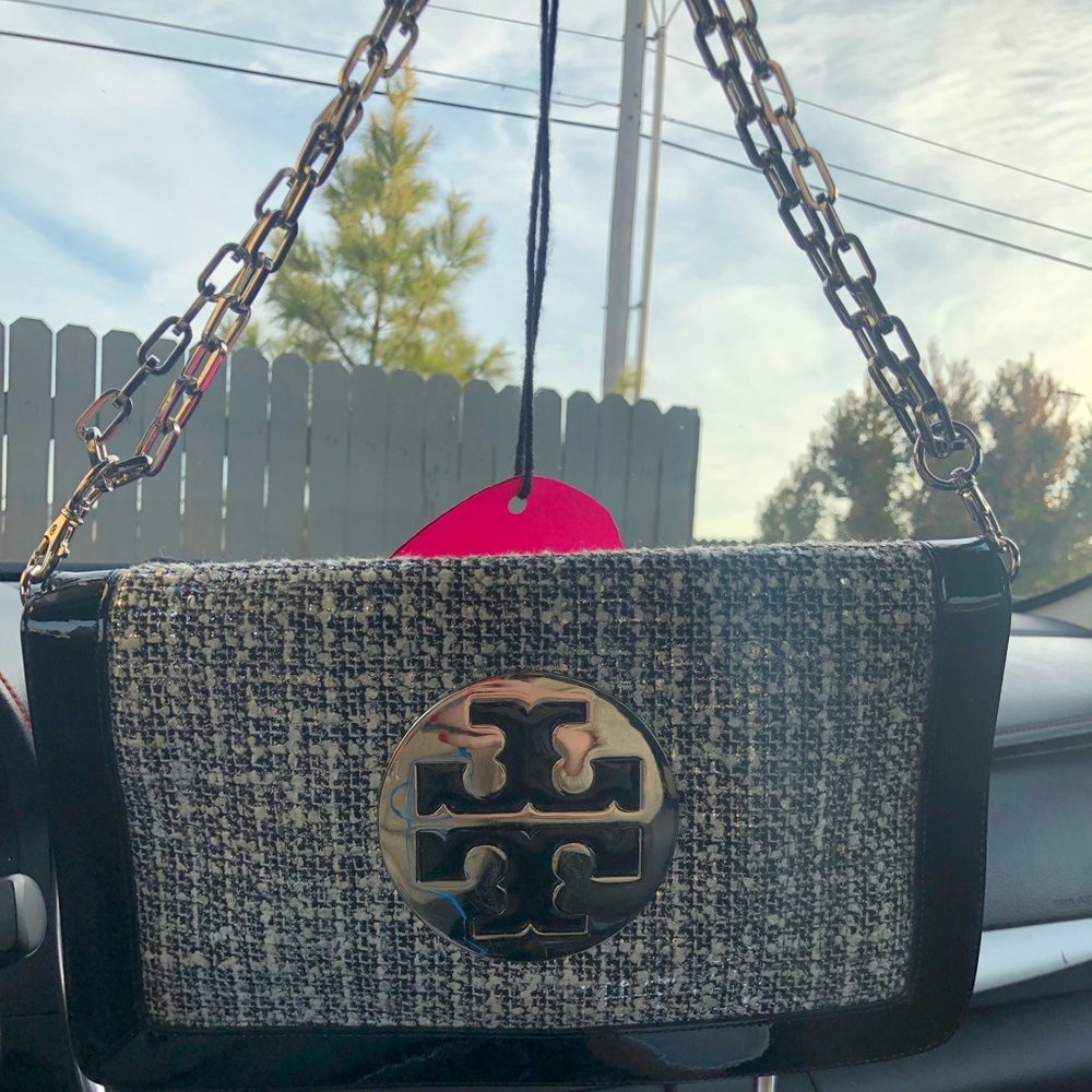 Clutch with a chain